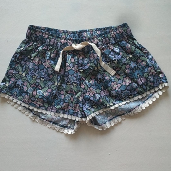 Liberty of London Pants - Popies St. Barth’s Liberty Fabrics cotton print shorts w lace trim Women XS NWT